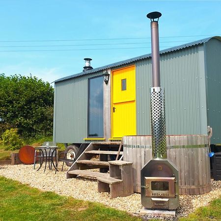 ホテル Kidwelly Glamping エクステリア 写真