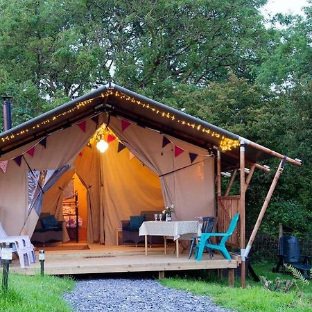 ホテル Kidwelly Glamping エクステリア 写真